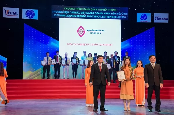 Tiếng Hàn SOFL và Cúp Vàng Thương Hiệu Dẫn Đầu Việt Nam 2018