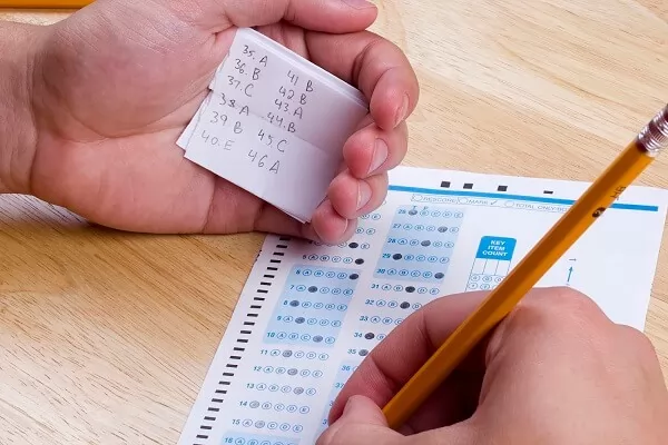 10 hành vi được coi là gian lận khi THI TOPIK và bị PHẠT rất nặng