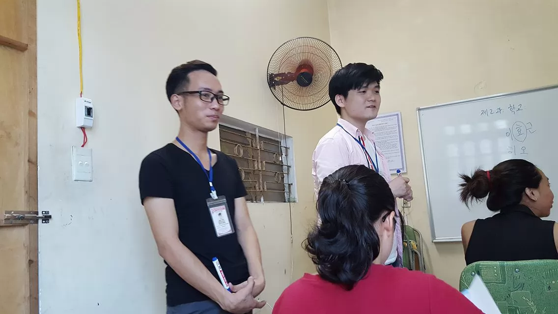 Lớp học tiếng Hàn giao tiếp cơ bản với giáo viên Hàn Quốc